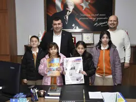 Karacabey Belediyesi, öğrencilerin yanında
