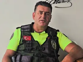 Karacabey Boğazı’nda batan teknedeki 3 kişiyi küreksiz kayıkla kurtaran kahraman trafik polisi o anları anlattı
