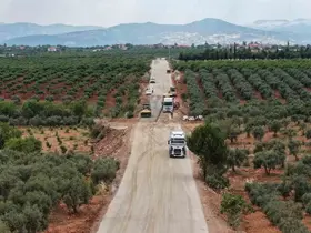 Karacasu’da 20 kilometrelik yolda sathi kaplama çalışmaları başladı
