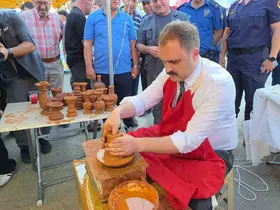 Karacasu’da protokolden çömlek şov
