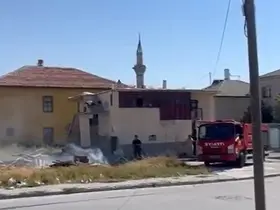 Karapınar’da iki ayrı ot yangını paniğe neden oldu