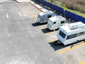 Karavan tutkunları için 210 araçlık modern park alanı
