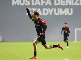 Karşıyakalı Adem Yeşilyurt’a yurt dışında ilgi
