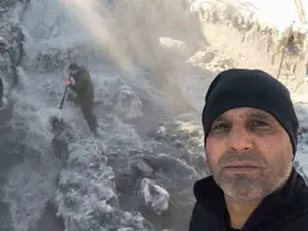 Kars’ta HES çalışanlarının eksi 30 derece soğukta ’buz kırma’ mesaisi
