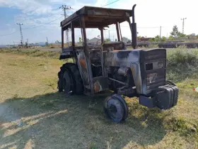 Kars’ta traktör alev alev yandı
