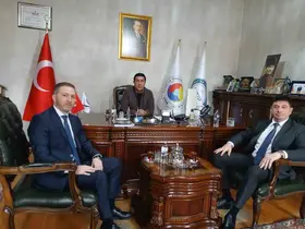 Kars’ta Türkiye-Azerbaycan ekonomik iş birliği masaya yatırıldı
