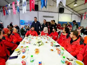 Kartal Belediyesi, Afet ve Arama Kurtarma ekiplerini iftar sofrasında buluşturdu
