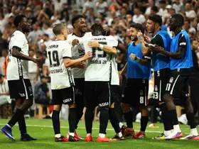 Kartal, evinde 2’de 2 yaptı
