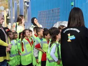 Kartepe’de öğrencilere geri dönüşüm bilinci aşılanıyor
