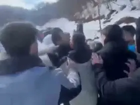 Kartepe’de tartışma kavgaya döndü: Baba, çocuklarının yanında darp edildi
