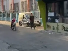 Kasksız ve abart egzozlu motosiklet sürücüsüne ceza
