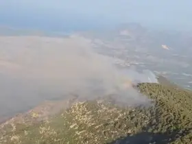 Kaş’taki orman yangınının enerjisi düşürüldü
