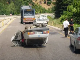 Kastamonu’da iki otomobil çarpıştı: 3 yaralı
