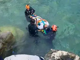 Kayalıklardan düşerek yaralanan şahıs için ekipler alarma geçti
