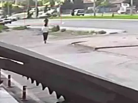 Kayseri’de 3 kişinin hayatını kaybettiği kaza güvenlik kamerasına yansıdı
