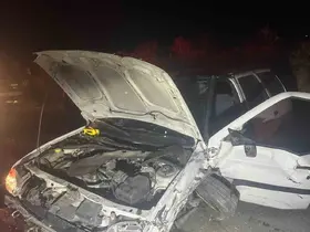 Kayseri’de hafif ticari araçla otomobil kafa kafaya çarpıştı: 2 yaralı
