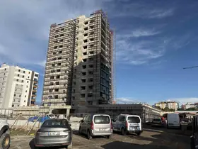 Kayseri’de yük asansöründeki mermer işçinin başına düştü
