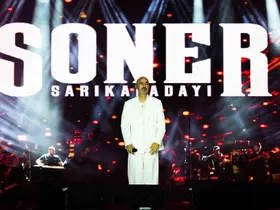 Kayserililer Soner Sarıkabadayı ile eğlendi
