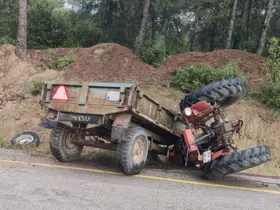 Kazada ağır yaralanan traktör sürücüsü kurtarılamadı
