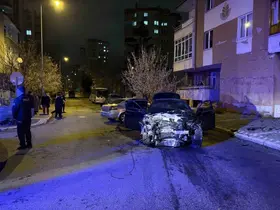 Kazada savrulan otomobil duvarı yıktı: 1’i ağır 5 yaralı
