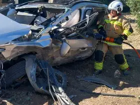 Kazada uçuruma yuvarlanan cip hurdaya döndü: 1 ölü
