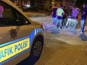 Kazaya karışan plakasız motosiklet trafikten men edildi
