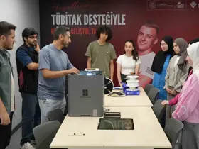 KBÜ’de lise öğrencileri dijital üretim ve yapay zeka eğitimi alıyor
