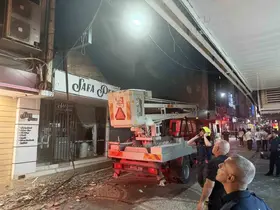 Kedi kurtarmaya gelen itfaiye erleri AVM’de çıkan yangını büyümeden söndürdü
