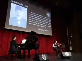 Keman ve piyano ile saklı kadim nağmeler: "Türk müziği saz eserleri" Erzurum’da büyüledi
