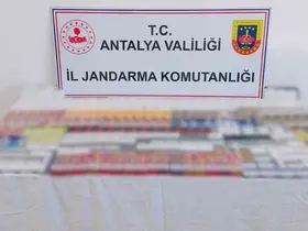 Kemer’de çok sayıda kaçak ürün ele geçirildi
