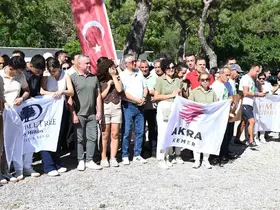 Kemer’de sahil temizliği yapıldı
