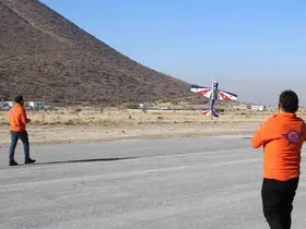 Kendi ürettikleri model uçakla hedef 100 kilometre uçmak

