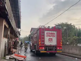 Kereste atölyesinde çıkan yangın korkuttu: O anlar kamerada
