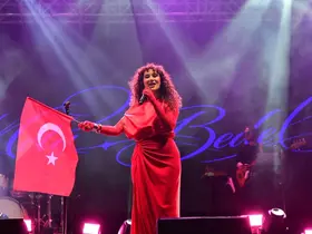 Kestel Belediyesi’nin 30 Ağustos kutlamalarında Mela Bedel rüzgârı
