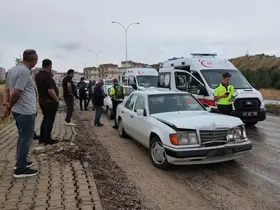 Kırıkkale’de iki otomobil çarpıştı: 3 yaralı
