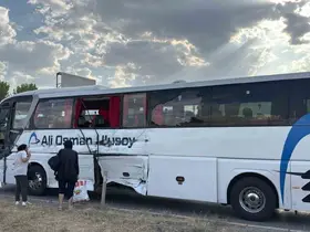 Kırıkkale’de yolcu otobüsü ve iki tır kavşakta çarpıştı: 1 yaralı
