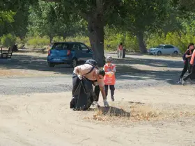 Kırklareli’nde öğrenciler çöp topladı
