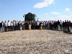 Kırklareli’nde yerli ve milli hibrit ayçiçeği tohumu için tarla günü etkinliği düzenlendi
