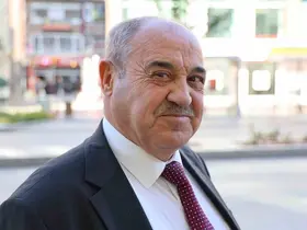 Kırşehir’de 43 yıllık eğitimciye öğrencilerden duygusal veda
