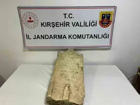 Kırşehir’de Roma dönemine ait mezar taşı ele geçirildi

