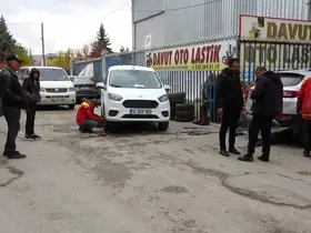 Kış lastiği uygulaması başladı: Lastikçilerde yoğunluk arttı
