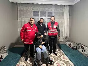 Kızılay’dan engelli bireylere tekerlekli sandalye desteği
