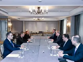 KKTC Dışişleri Bakanı Ertuğruloğlu, Azerbaycanlı mevkidaşı Bayramov ile görüştü
