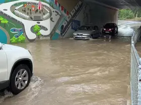 Kocaeli’de sağanak alt geçidi suyla doldurdu
