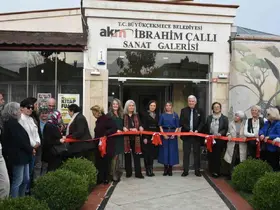 Koleksiyoner Ebru Turhan’ın sergisi, sanatseverleri doğayla buluşturdu

