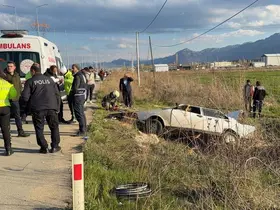 Kontrolden çıkan otomobil şarampole yuvarlandı: 2 yaralı