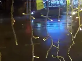 Kontrolden çıkan SUV araç çöp konteynerine ve elektrik panosuna çarptı
