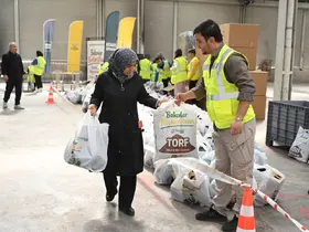 Konya Büyükşehir “Balkonlar Bostan Olsun” projesinde bostan setlerinin dağıtımına başladı