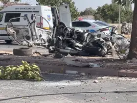 Konya'da feci kaza... Otomobilin çarptığı araç ikiye bölündü: 1 ölü, 1 yaralı