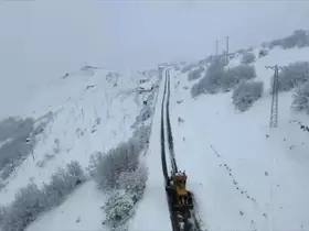 Konya’da Mayıs ayındaki kar bir ilçeyi daha beyaza bürüdü